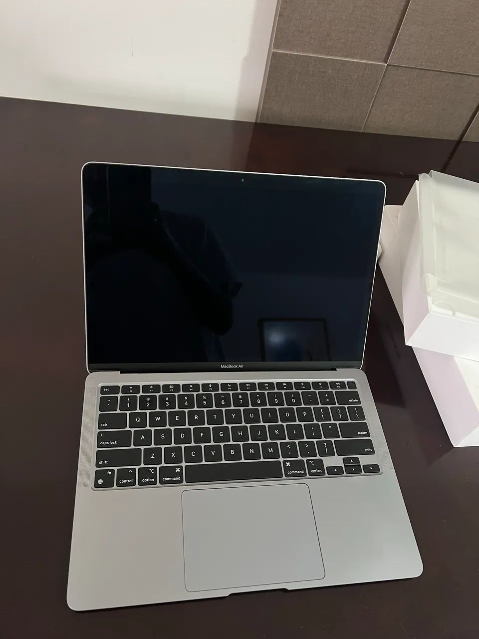 MacBook Air M1 2020 8GB 256GB 96% bateria muito novo - Notebooks