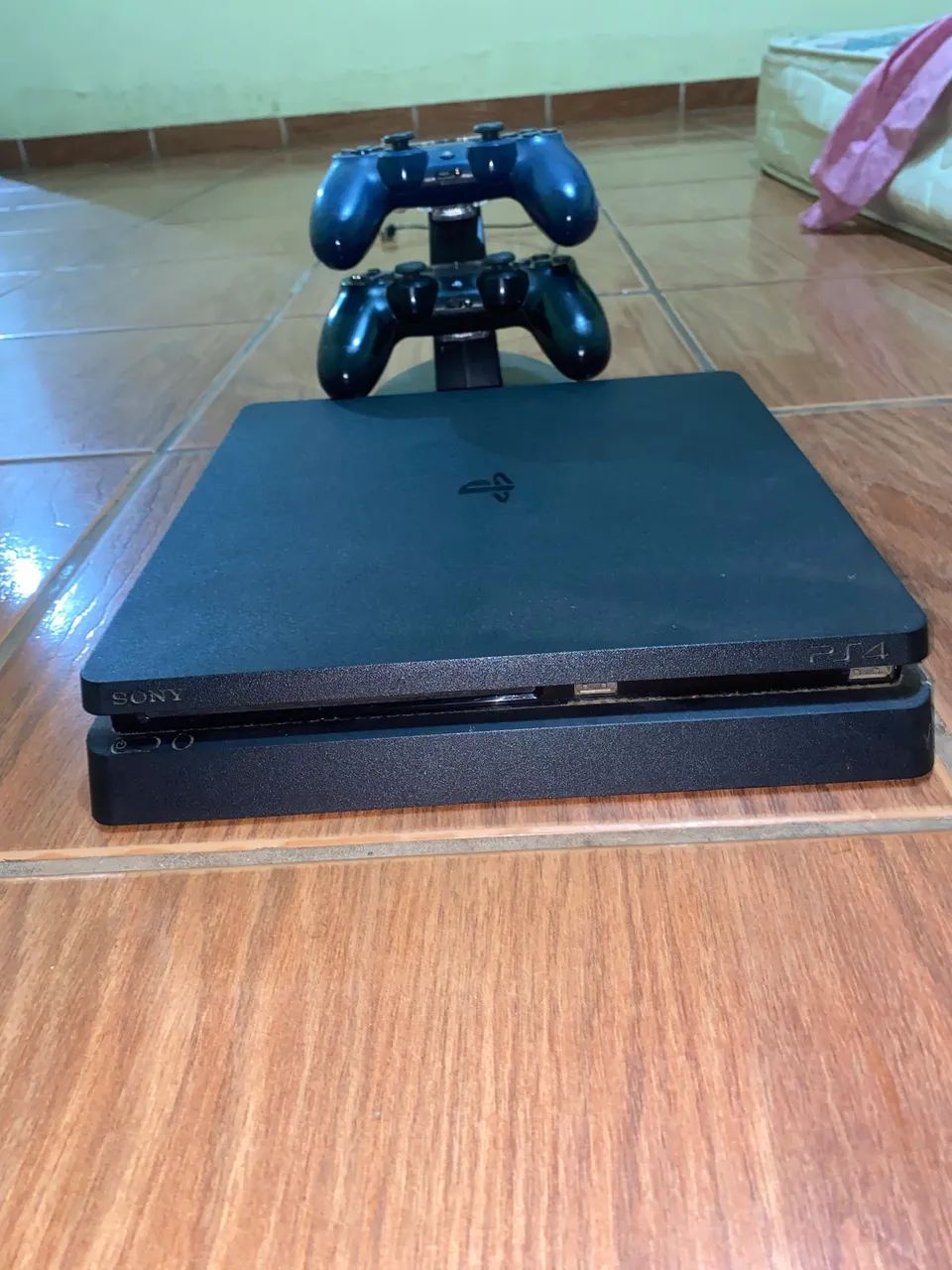 PS4 SLIM 1TB - Foto 4