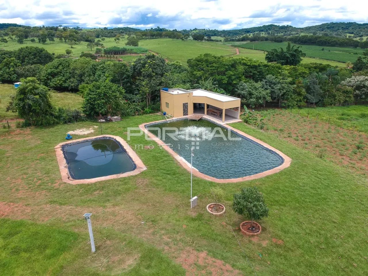 Chácara com Benfeitorias, Represas e Córrego à Venda em Nerópolis - Foto 3