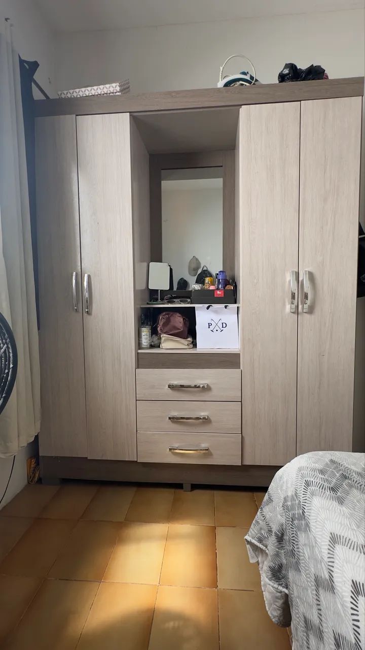 Guarda-roupa 