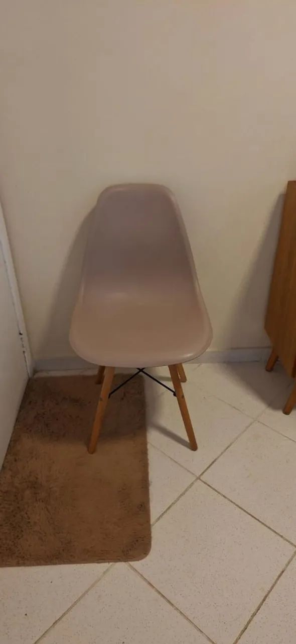 Cadeira Charles Eames design Eiffel