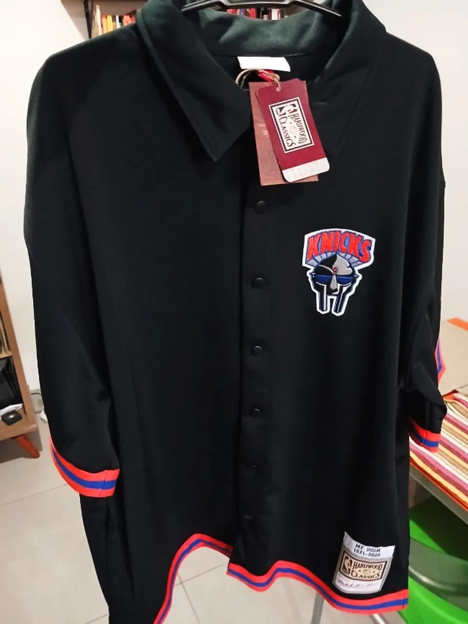 Camisa Knicks MF Doom Edição Limitada - Mitchell & Ness (Hardwood Classics) - Foto 4