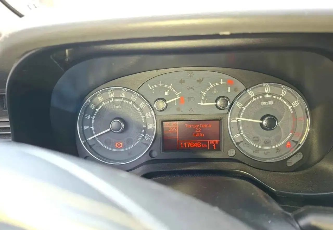 Fiat Linea Absolute 1.9/1.8 Flex Dualogic 4P 2010 - Foto 3