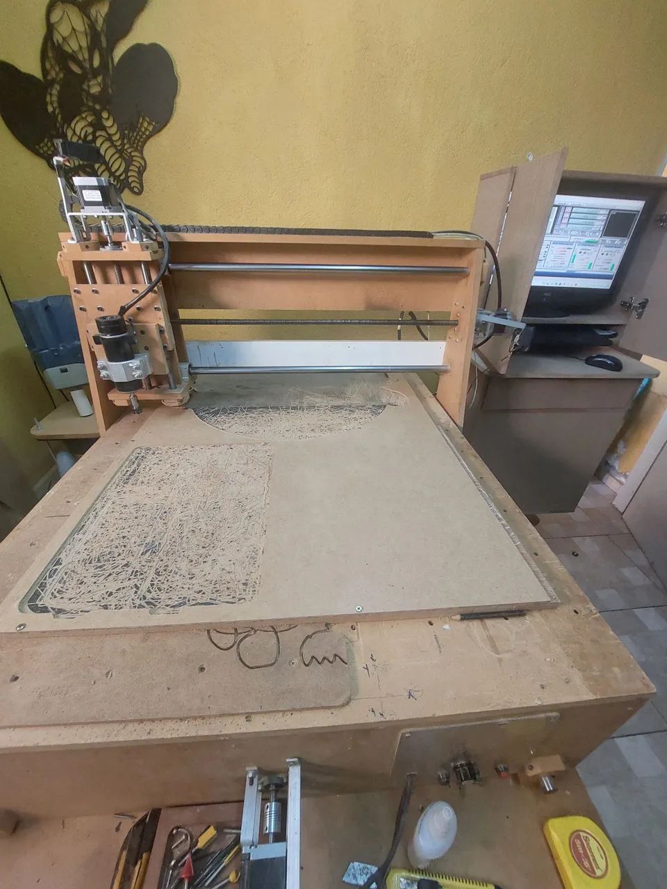 Router cnc  mais computador  e bancada  programas instalados  mach 3 e aspire  R$5.500 - Foto 5