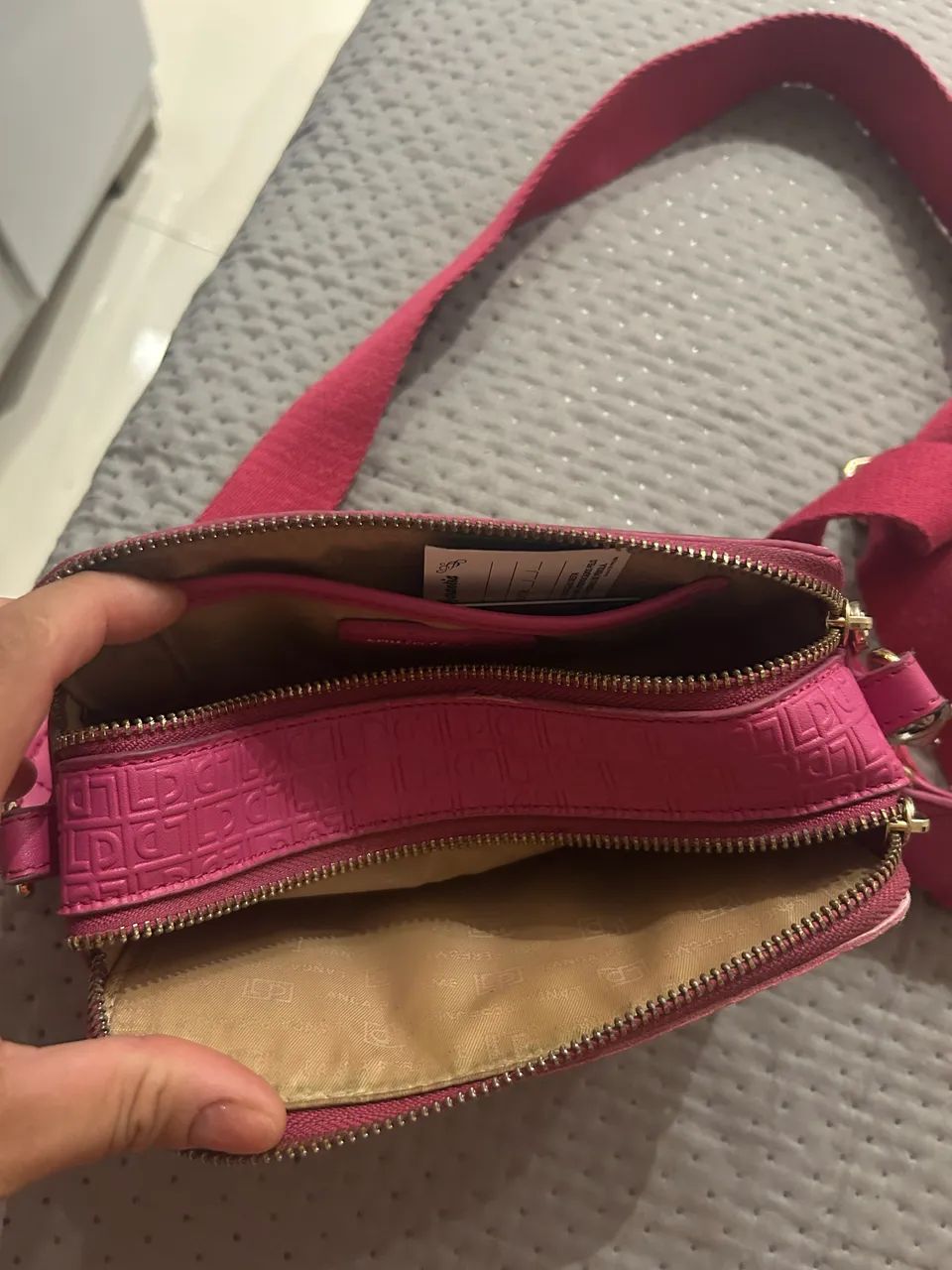Bolsa lança perfume  - Foto 3
