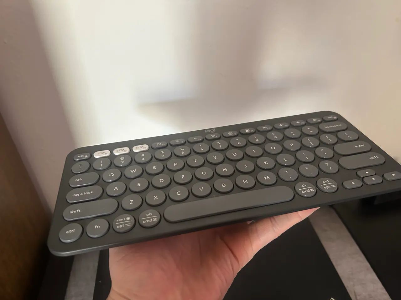 logitech pebble keys 2 k380s + mouse logitech