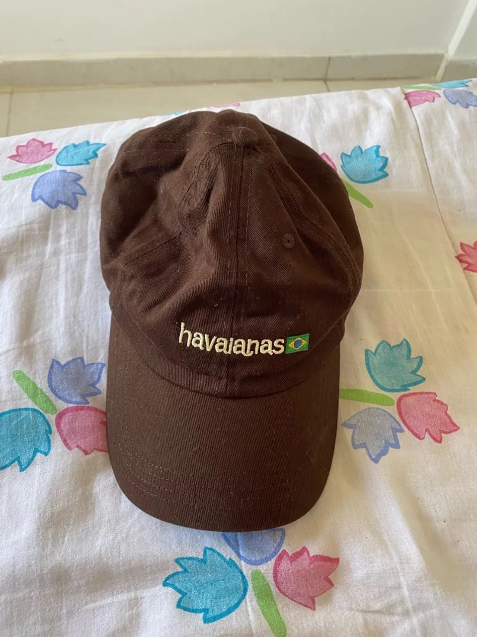 Boné Havaianas marrom
