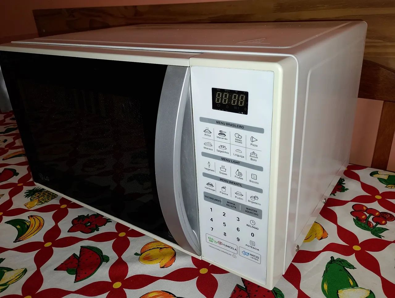 Microondas LG 30 litros excelente estado funcionando perfeitamente. - Foto 5