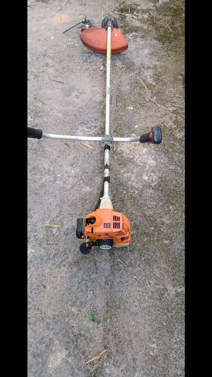 Roçadeira Stihl FS 80 gasolina e acessórios 