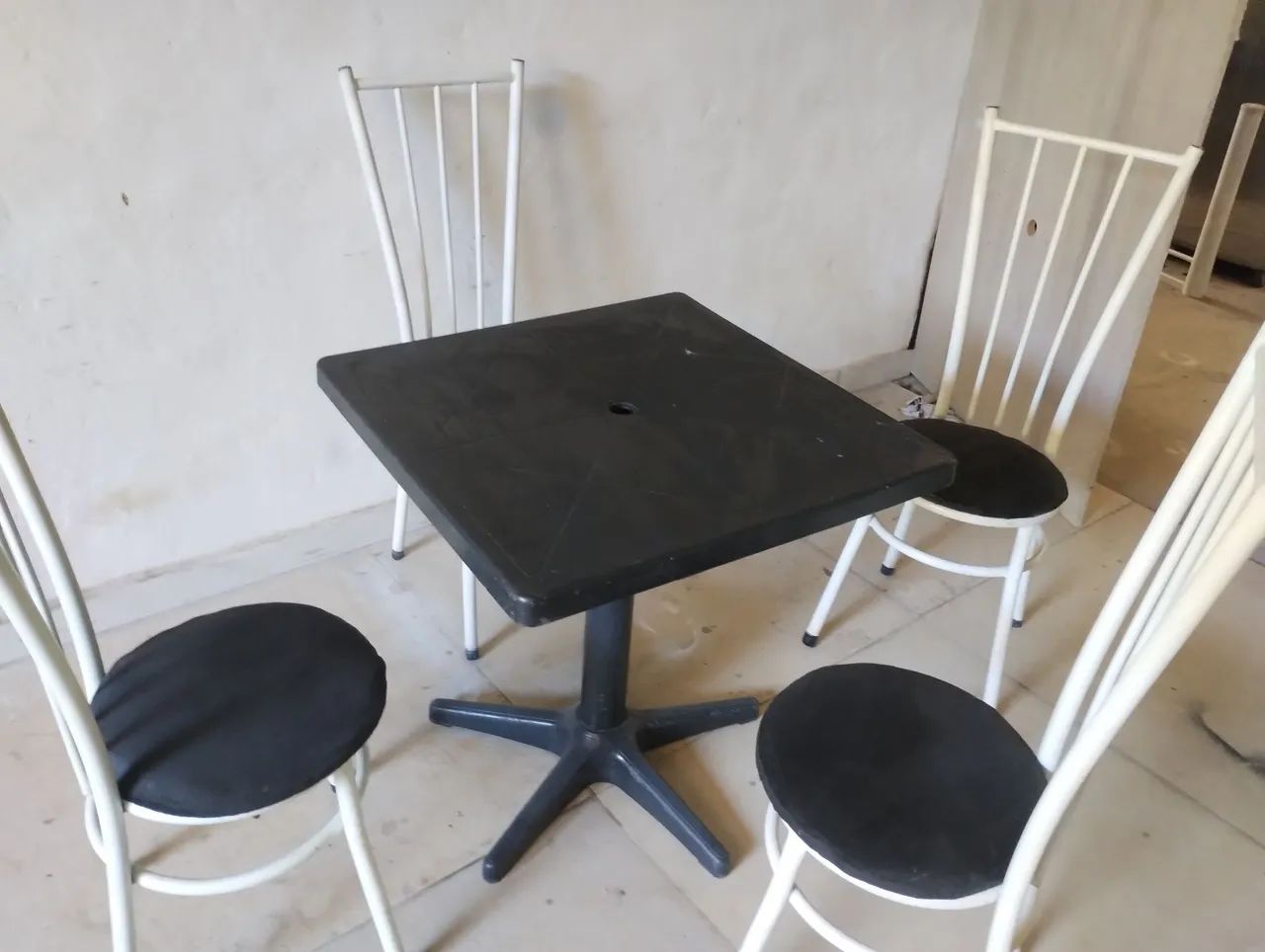 ENTREGO, conjunto de mesa com 4 cadeiras