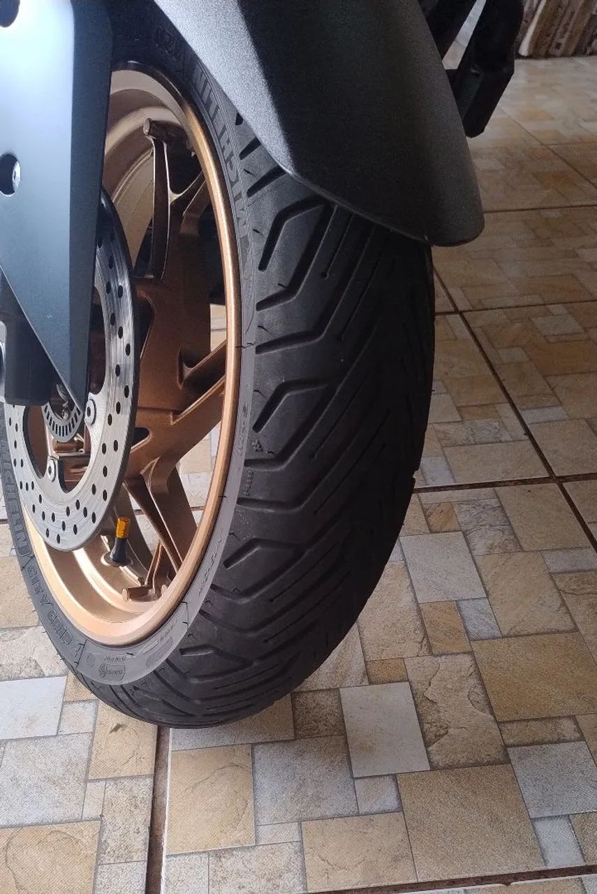 Xmax 250  - Foto 2