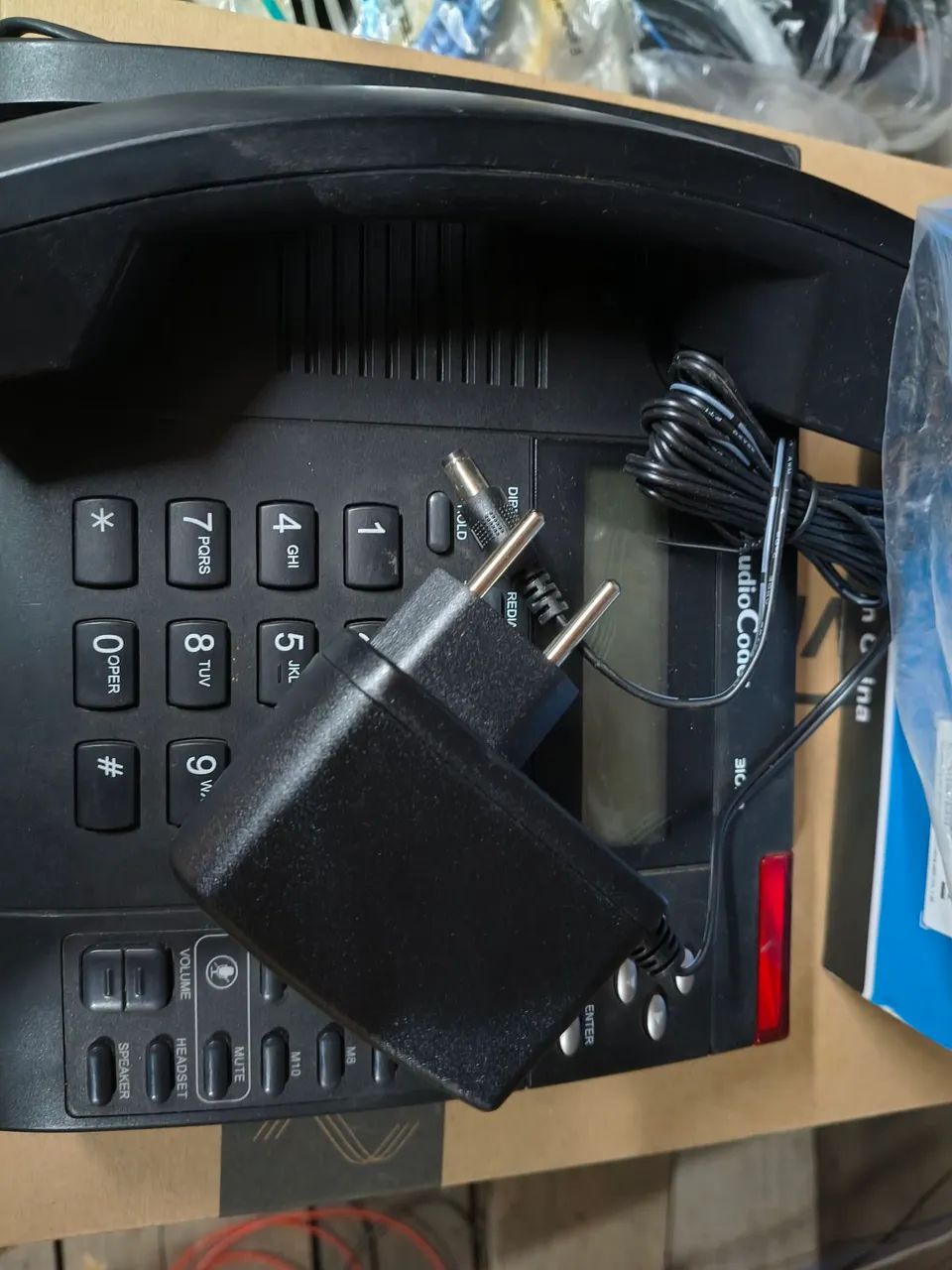 Telefone IP áudiocodes MOD 310HD aparelho usado acompanha fonte de alimentação nova.  - Foto 2