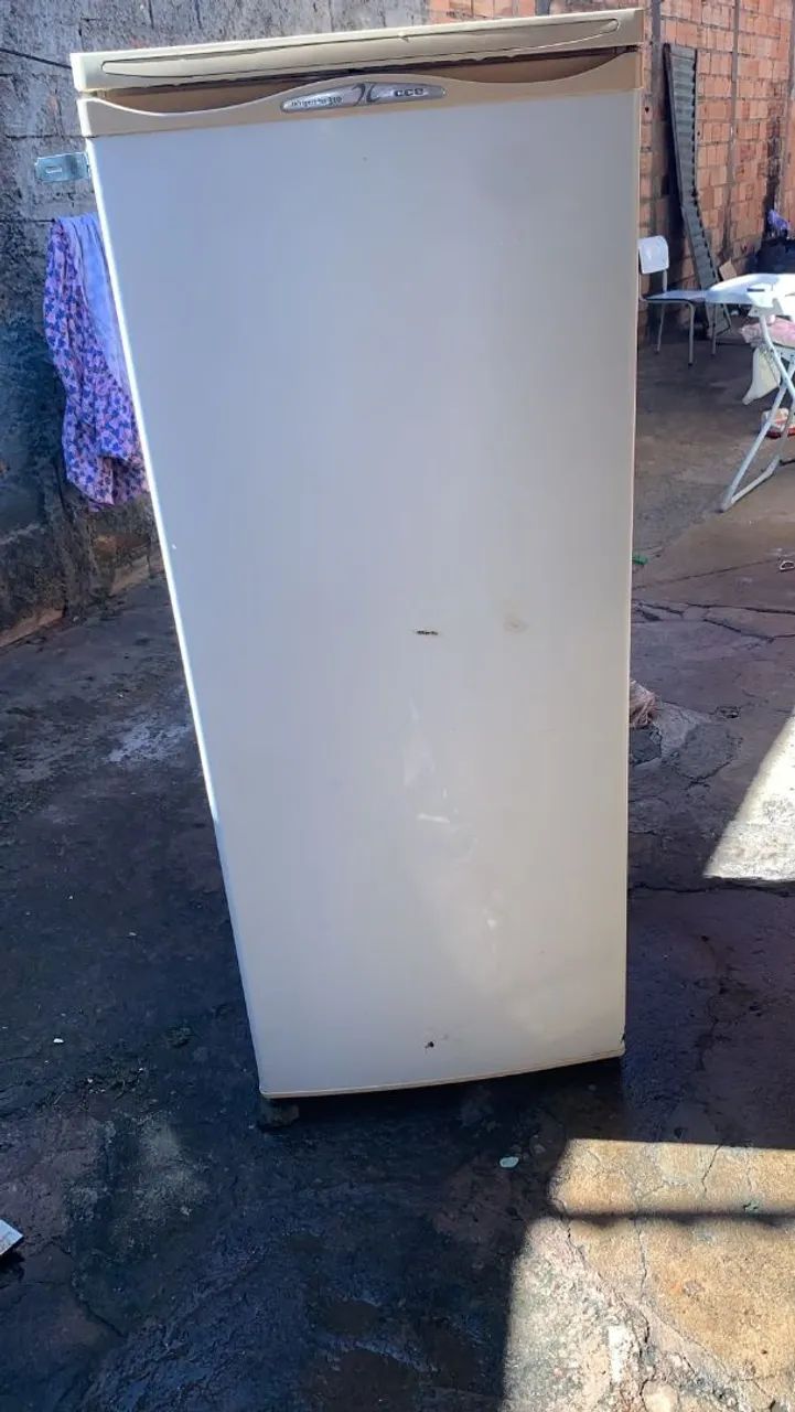 Vende se geladeira  - Foto 2