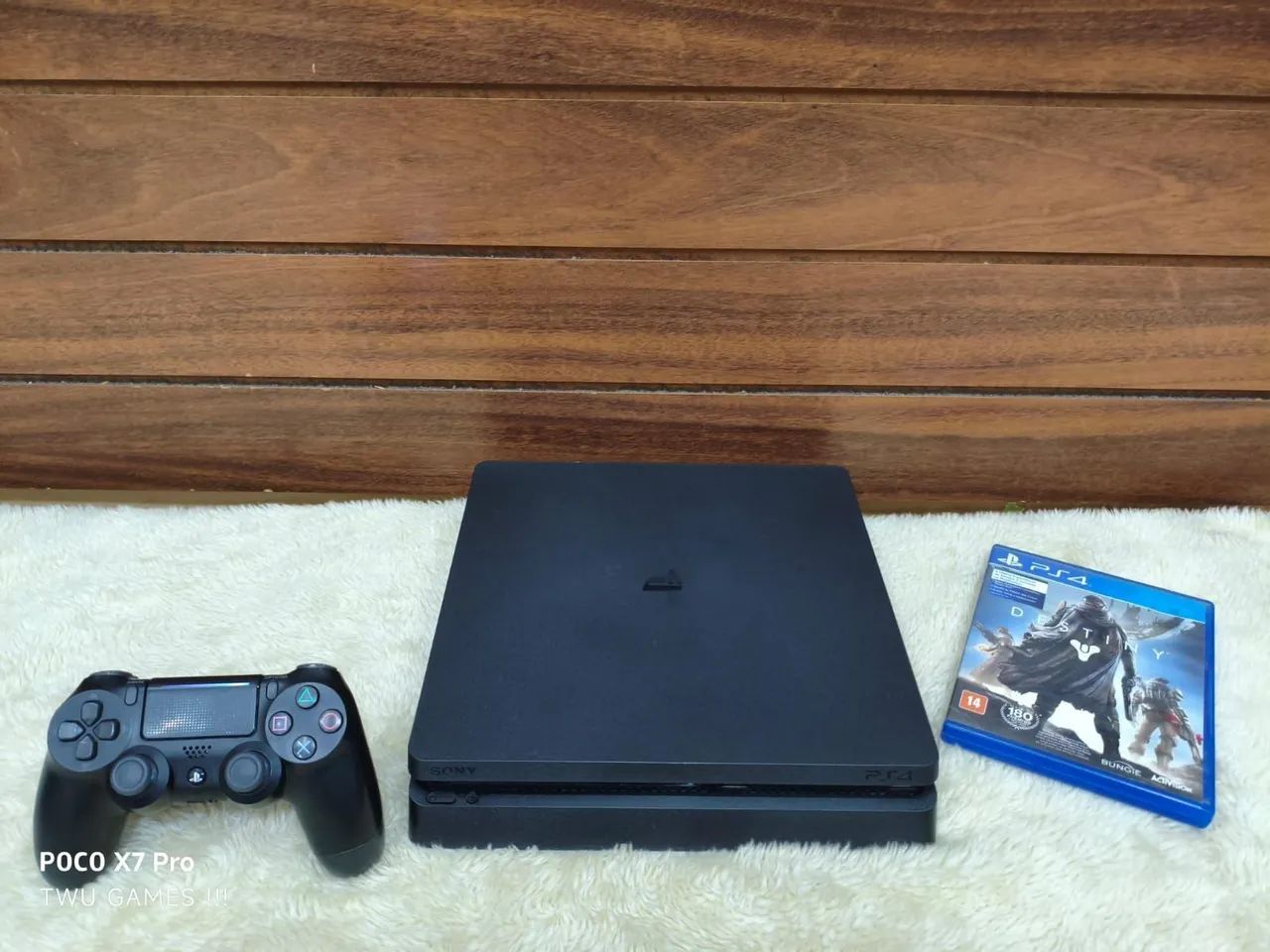 PS4 com duas manetes e vários jogos tops 