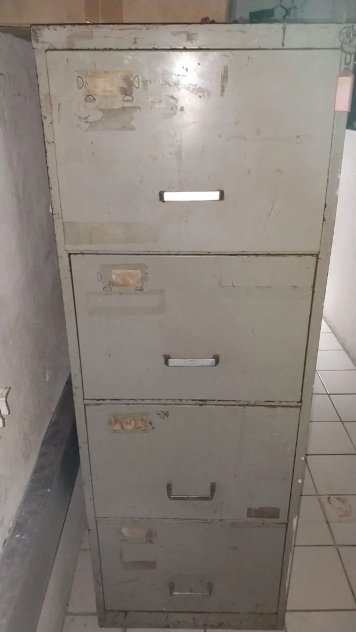 Armario de aço com gavetas