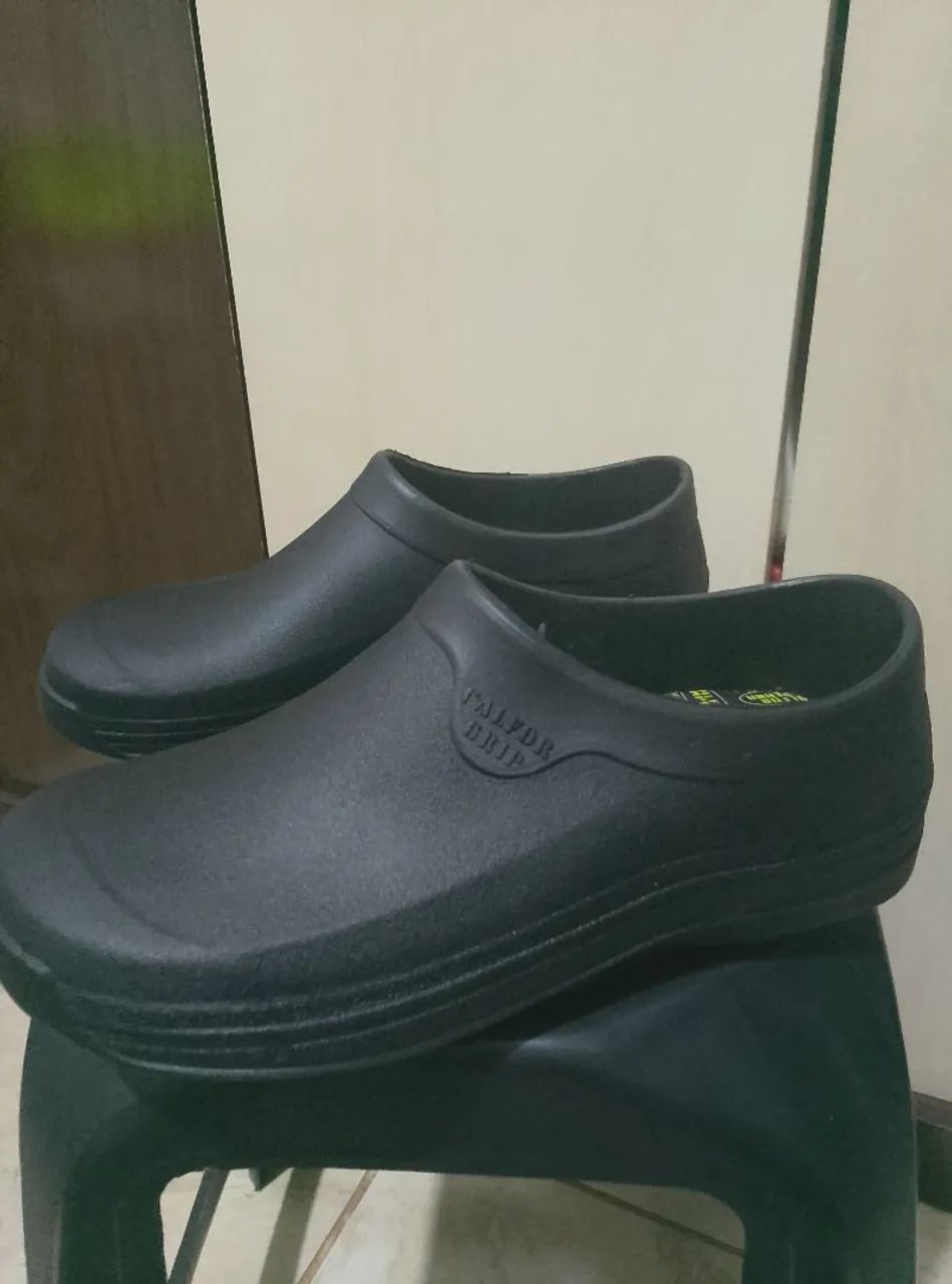 Sapato Anti- derrapante 