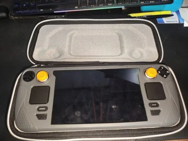 Steam Deck LCD 256GB Impecável + Case e Carregador Original - Sem