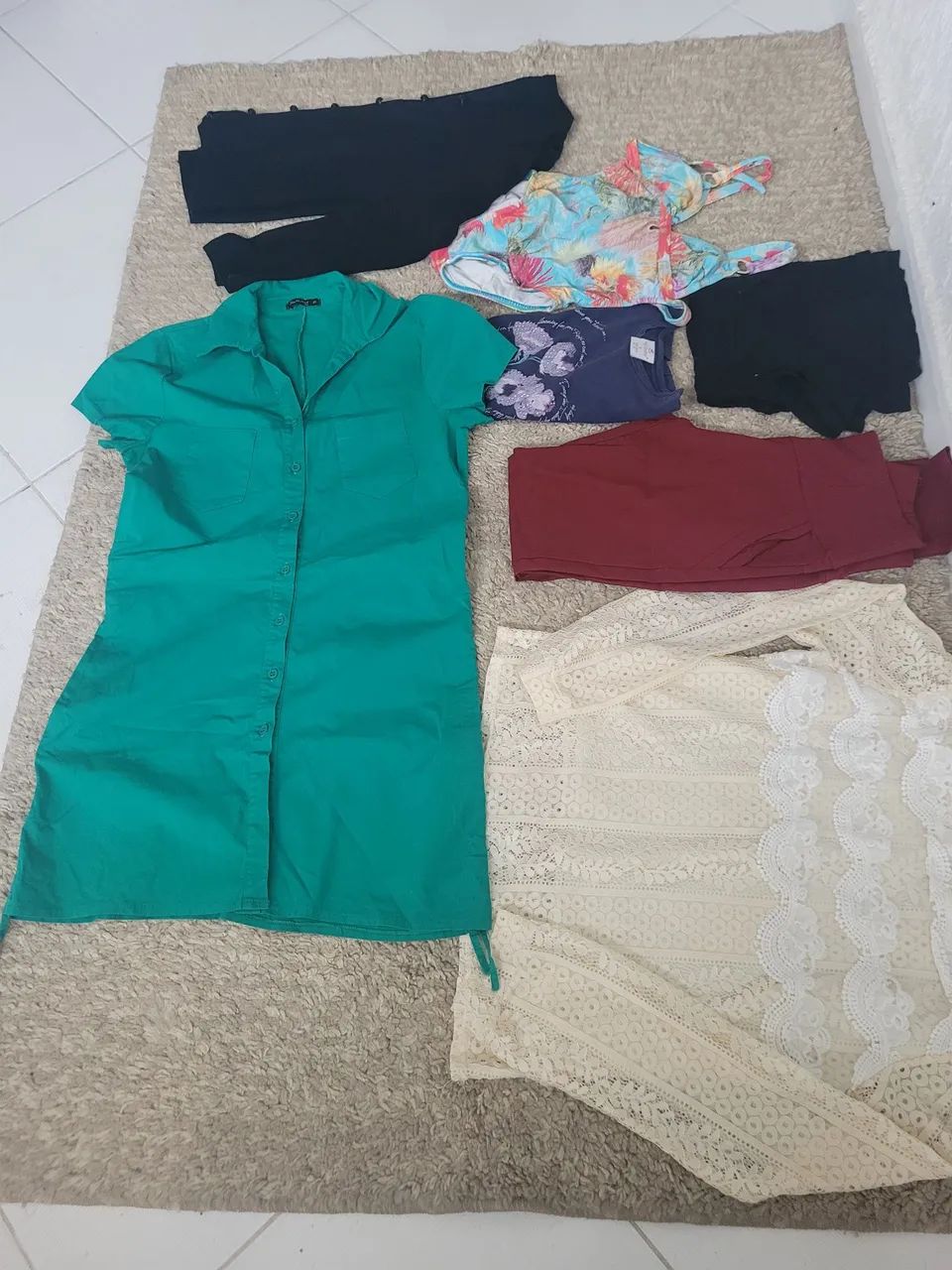 Lote com 5 peças de roupas juvenil  - Foto 3