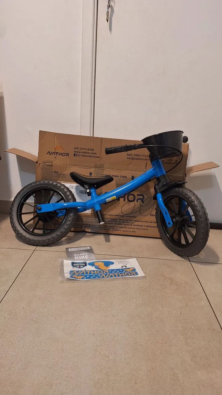 Bicicleta de equilíbrio azul NOVA