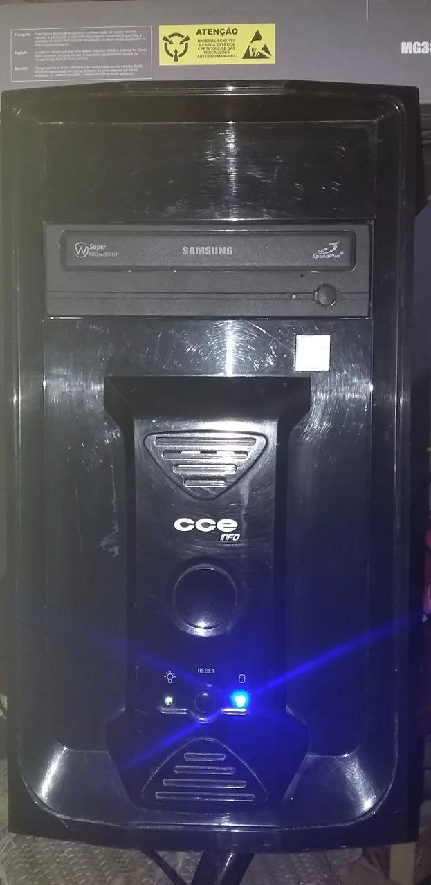 vendo torre de computador usada com processador intel atom - Foto 2