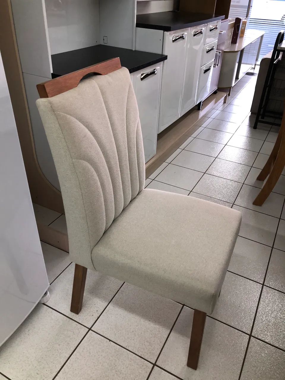 Mesa com 4 cadeiras NOVA - Foto 4