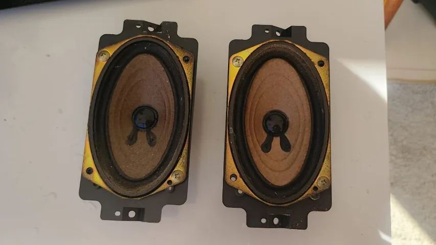 Par de Falante TV Tubo Sharp C-2188 B usados funcionando