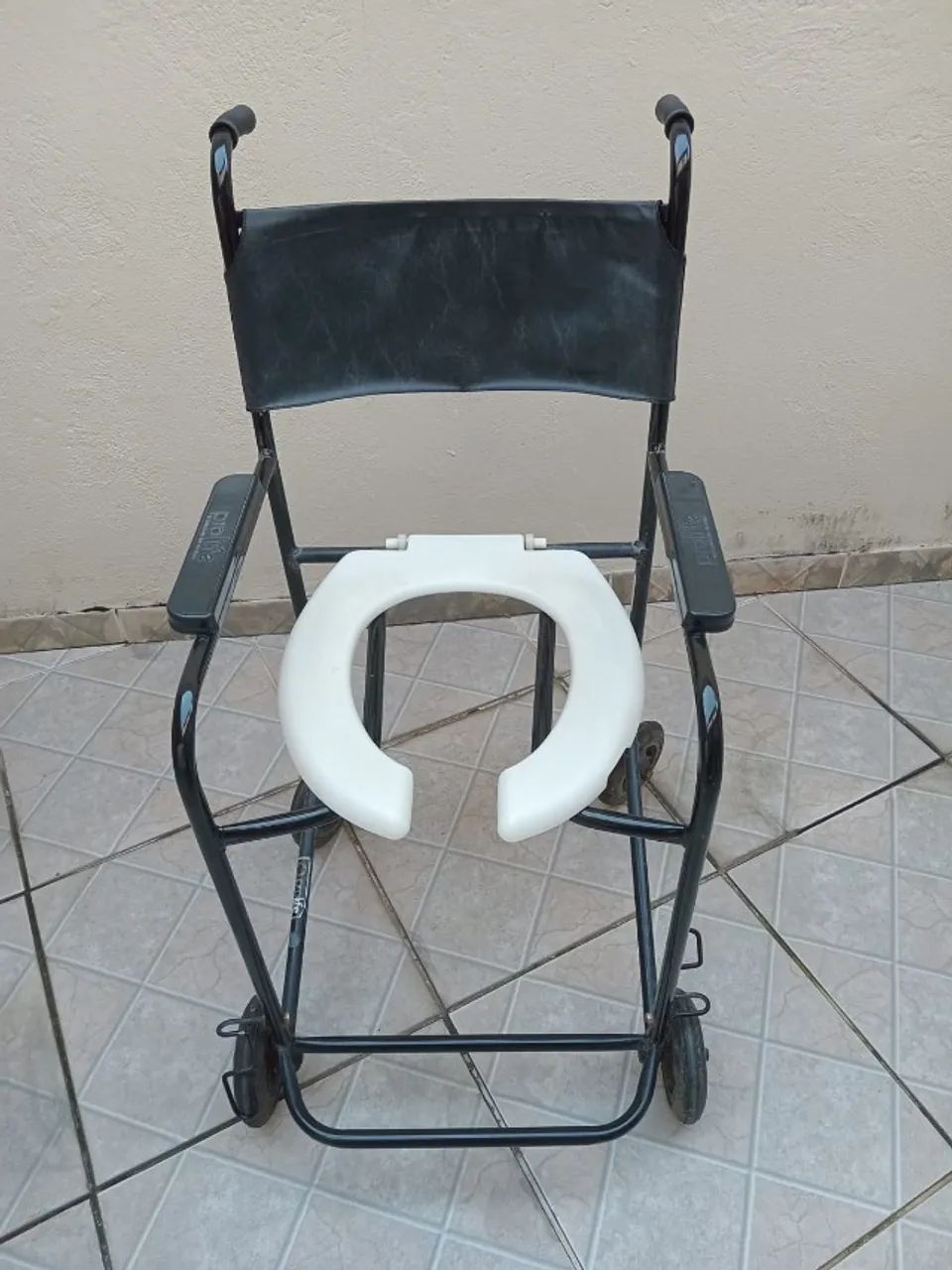 Cadeira Higiênica - Foto 2