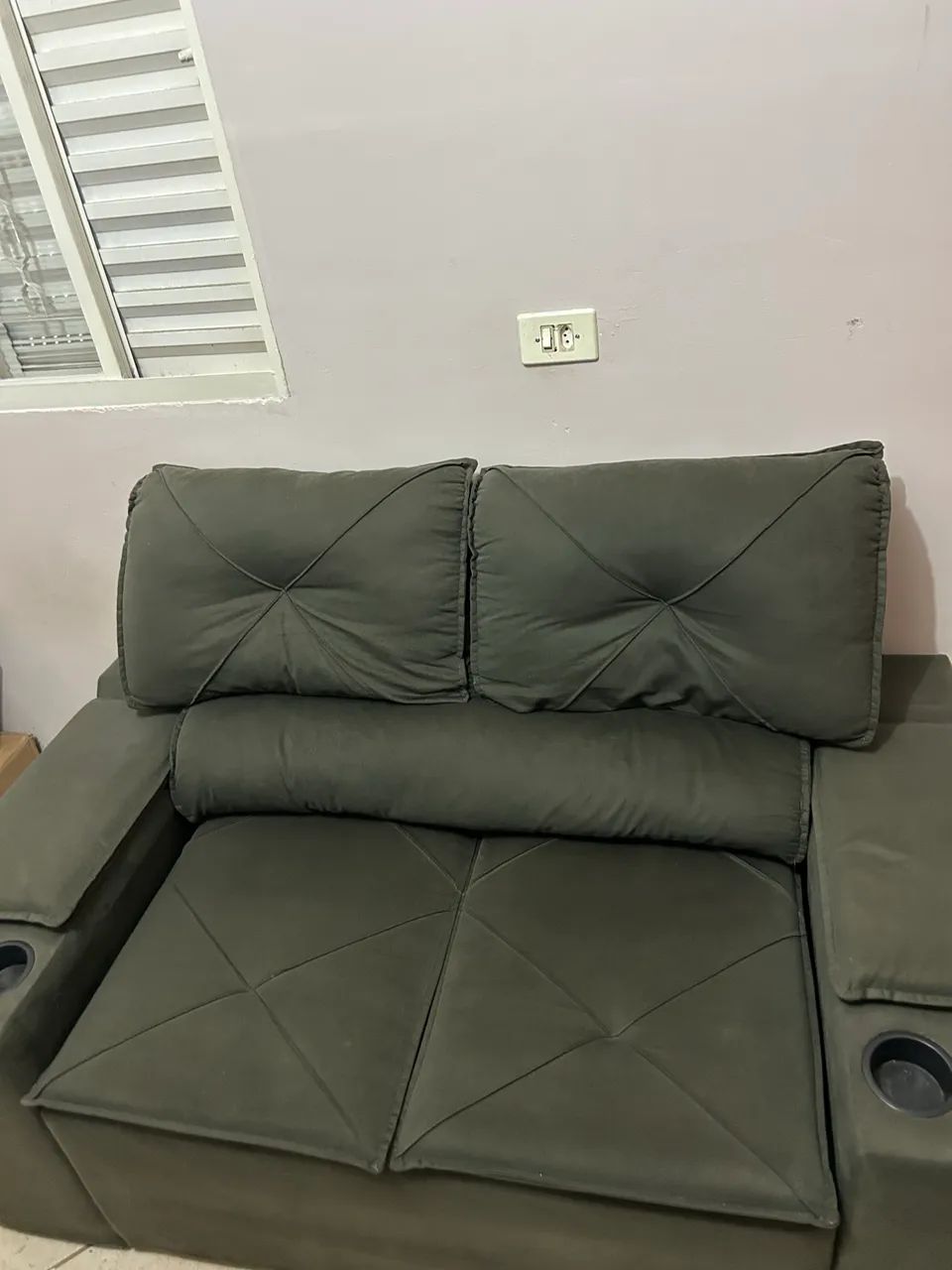 Sofá retrátil 2 lugares reclinável suede