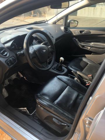 Vendo New Fiesta 1.5 S Hatch - ano 2015 - Foto 5
