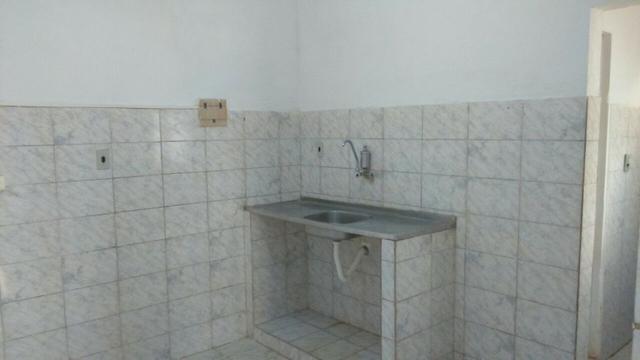 Casa em pau amarelo 2 quartos a 15 munitos do terminal de onibus - Foto 5