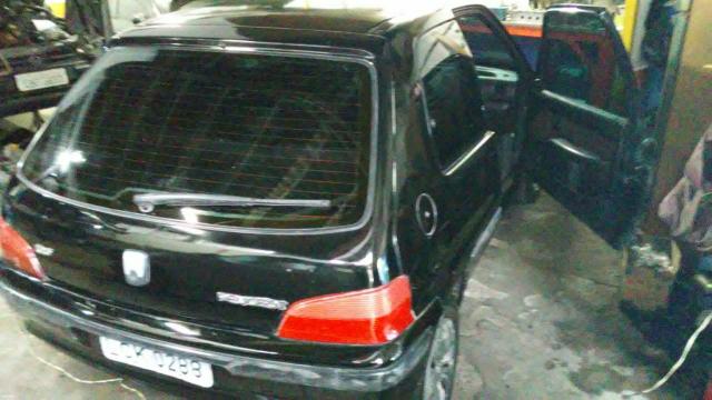 Peugeot 106 98/99 1.0 8 válvulas. Ar, vidros elétricos - Foto 2