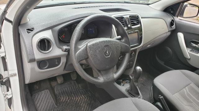 Renault Logan 2017 1.0 Completo Pneus novos Ipva pago - Foto 3