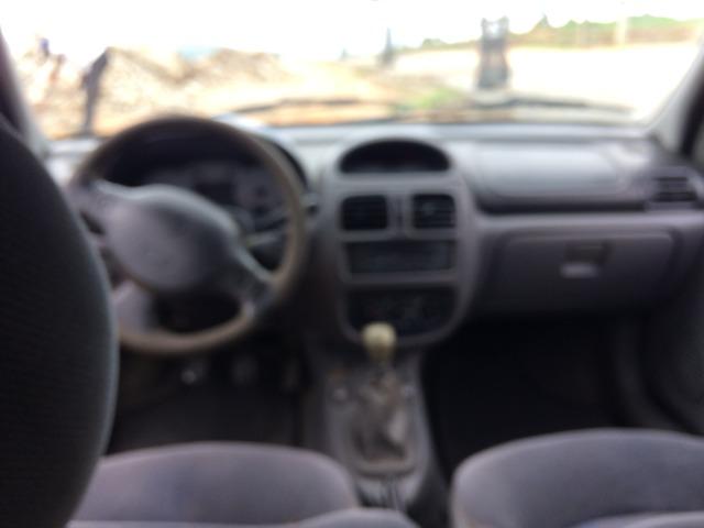 Clio Sedan 2002 - revisado - Foto 3