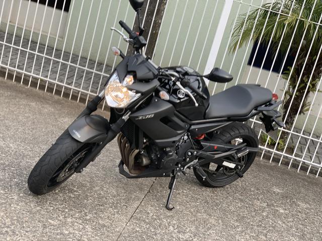 Yamaha XJ6 N 2013 baixa km troco por carro