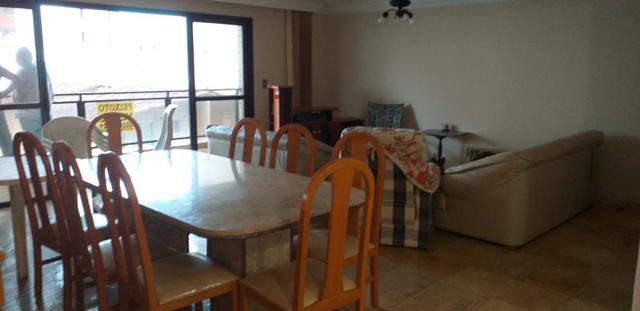 Apartamento lateral, prédio de frente para a Praia do Morro Guarapari