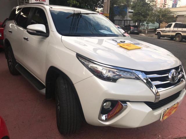 Toyota Hilux sw4 srx 4x4 2.8 TDI 16V Dies. Aut - Foto 2