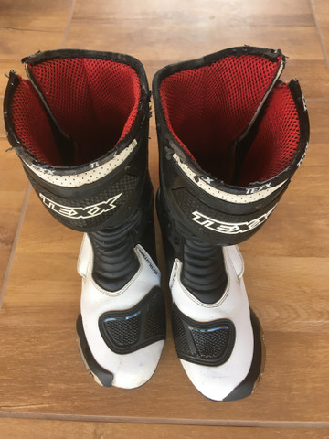 Vendo bota texx mito conservada 500,00 - Foto 5