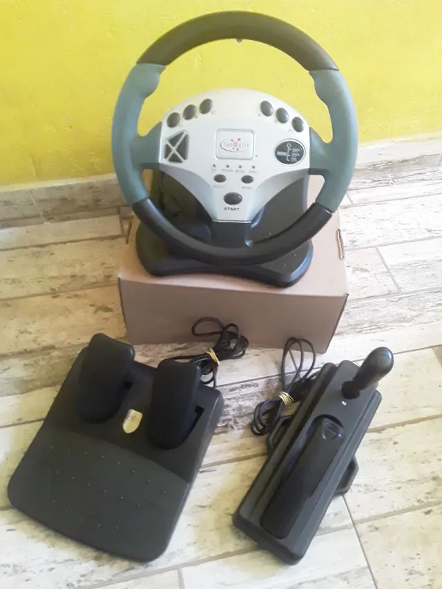 Golpe? Volante Logitech com cockpit por 500 reais : r/golpe