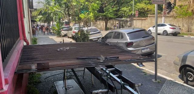 Cinta lateral da porta de aço - Mão de obra para troca - Vale e litoral norte. - Foto 2