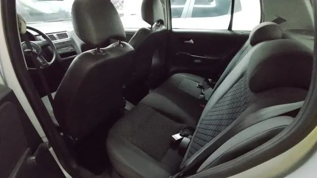 VW - VolksWagen Fox 1.6 Mi Total Flex 8V 5p 2013 Flex - Foto 5