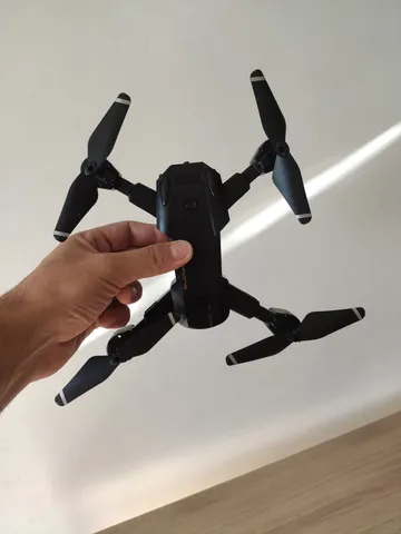 Drone no precinho brinquedo com câmera