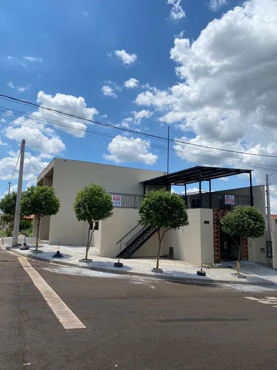 Alugo - ótima área comercial com Terraço - Foto 2