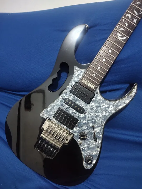 Guitarra Ibanez Jem 555 BK Steve Vai