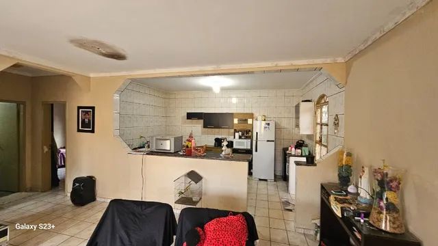 Vende-se uma imóvel com 2 casas na Qd. 10 do Setor Sul - Foto 2