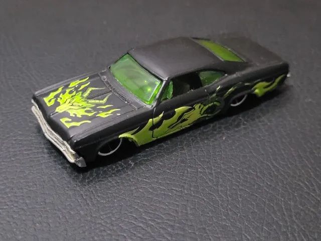 Hot Wheels Stars 65 Chevy Impala 2008 - Loose