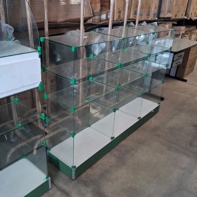 Moveis e equipamentos para loja comercial