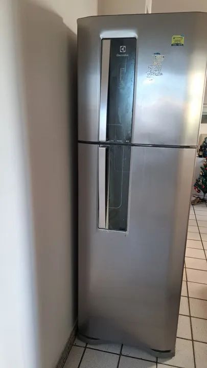 Geladeira Inox Eletrolux 382l - NÃO GELA