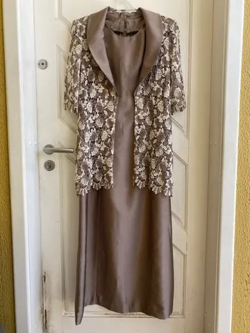 Conjunto festa vestido longo e blusa de renda, longo veste 44