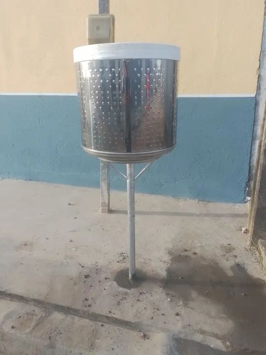 Lixeira de inox - Foto 2