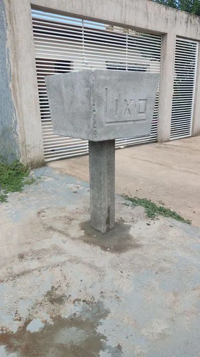 Lixeiras de concreto na promoção... - Foto 2